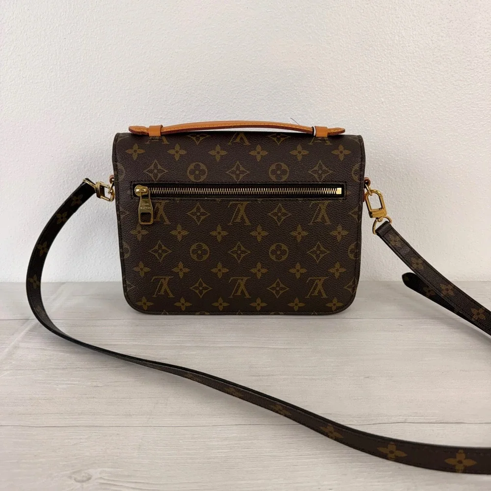 Louis Vuitton Pochette Metis Brown Monogram Canvas Crossbody Satchel Classic
